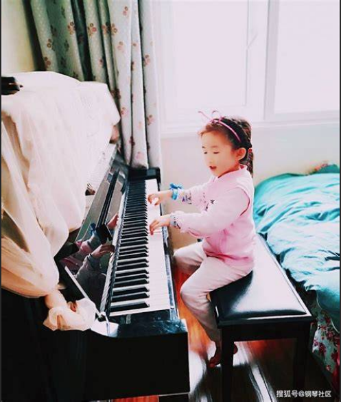  我女儿14岁才学钢琴，被嘲笑“起步太晚”，三年后，她用实力堵住了所有人的嘴！