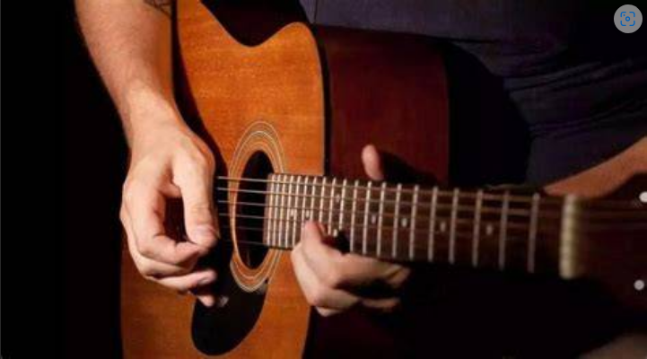  谁说学民谣吉他没前途？95后吉他手的真实逆袭，看完你还敢说没用？