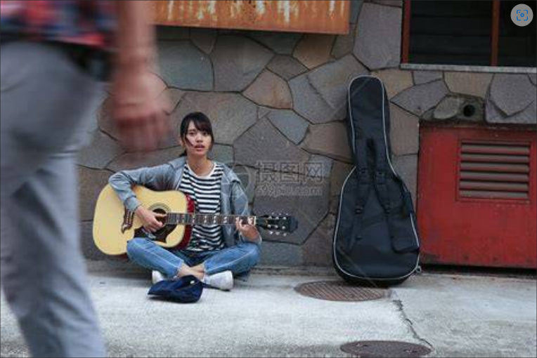  学吉他 = 街头卖唱？别被误导了！吉他手的N种高薪活法，最后一种你绝对想不到！